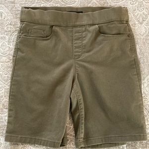 DKNY kahki shorts